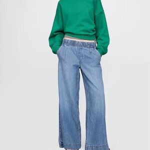 The GAPS Mid Rise UltraSoft Pleated Easy Baggy Jeans- Size M /8, 10